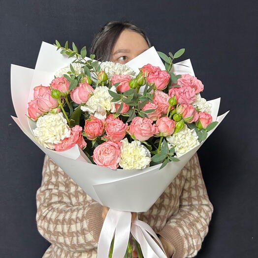 Букет с кустовыми пионовидными розами «для тебя»