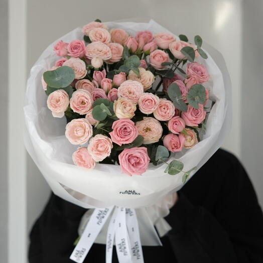 Моно кустовых нежных роз