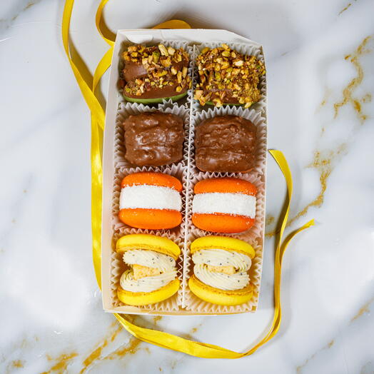 Набор Макарон Ассорти 8 шт, Дубайский, Ферреро, Тропик, Лимонный пирог, Набор в подарок на Новый год
