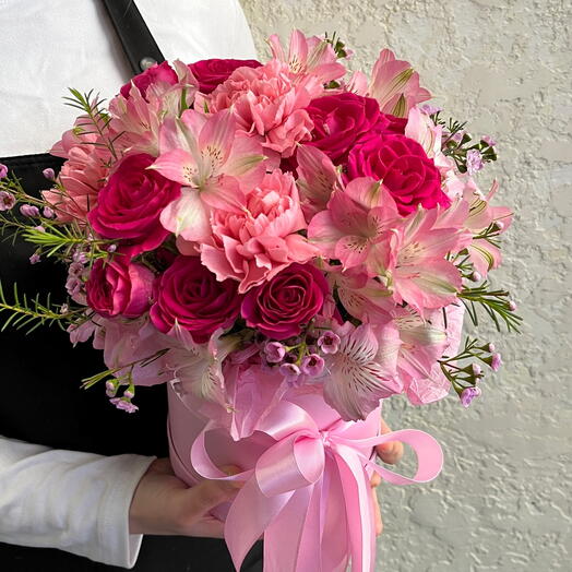 Розовые Цветы в коробке