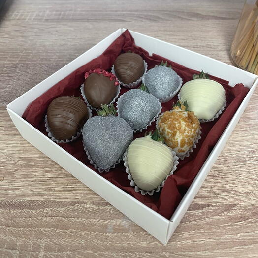 Набор клубники в шоколаде Бордо