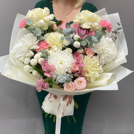 Букет премиум  с одноголовыми хризантемами, розами