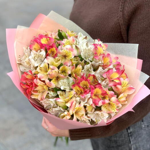 Микс-букет из разноцветных альстромерий 🌺