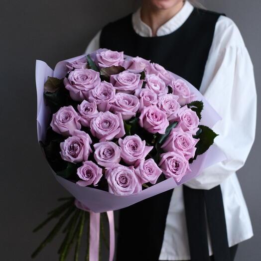 Монобукет из 25 сиреневых роз маритим