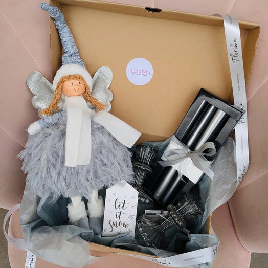 Caja navideña plateada