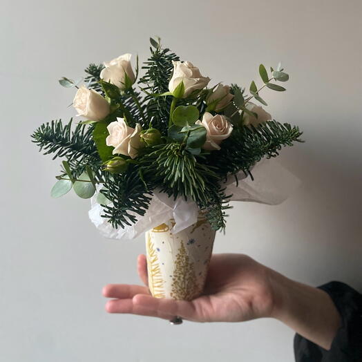 Композиция в стакане (Нобилис, Роза кустовая, эвкалипт)