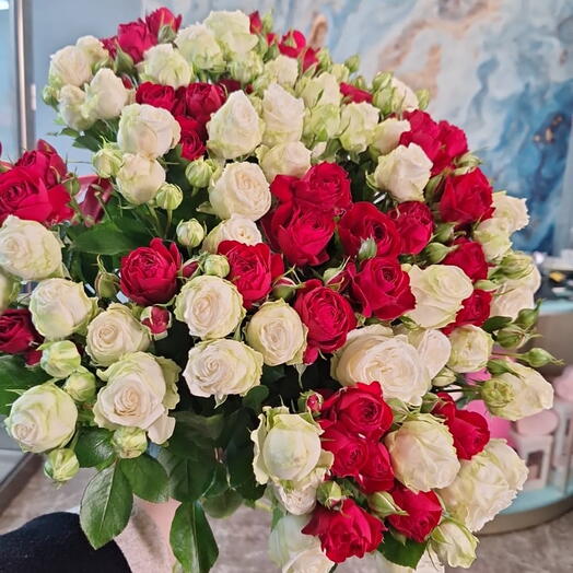Букет из куставых роз