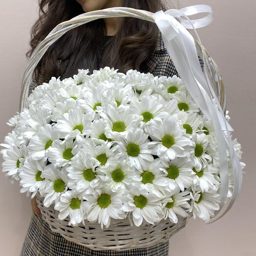 Корзина из ромашек