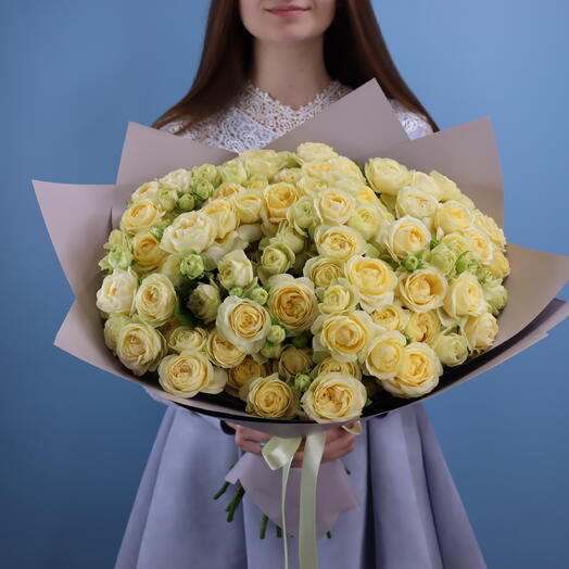 Букет из 25 кустовых роз " Ольга "