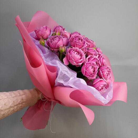 Букет из 9 веточек пионовидных кустовых роз