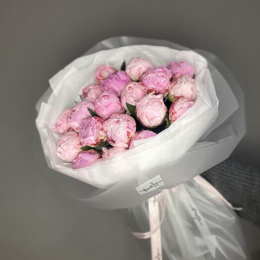 Букет нежный пионов