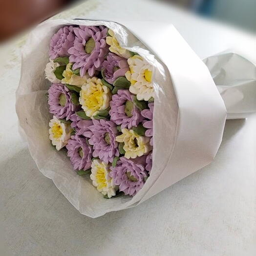 Букет из зефирных хризантем