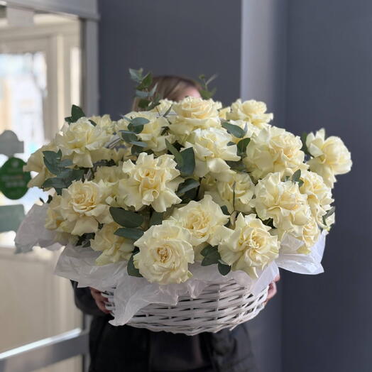 Корзина с французскими розами 2