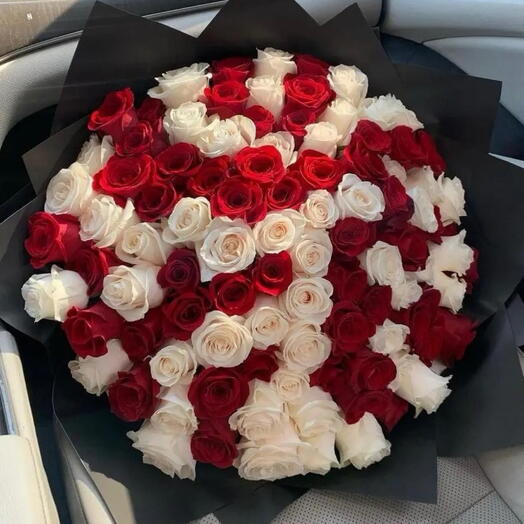 Букет RED WHITE 101 шт