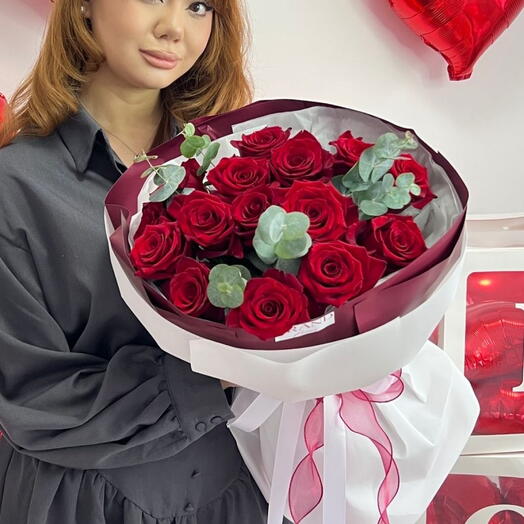 Букет из красных голландских роз