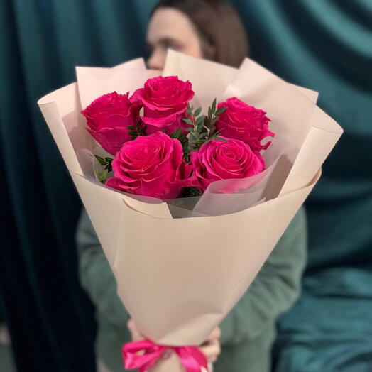 Букет 5 малиновых роз
