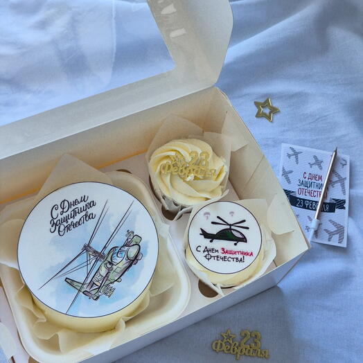 Набор к 23 февраля "бенто + 2 капкейка"