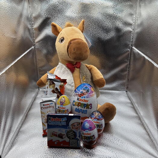 Набор с Игрушкой в бабочке. kinder сюрпризами и шоколадом