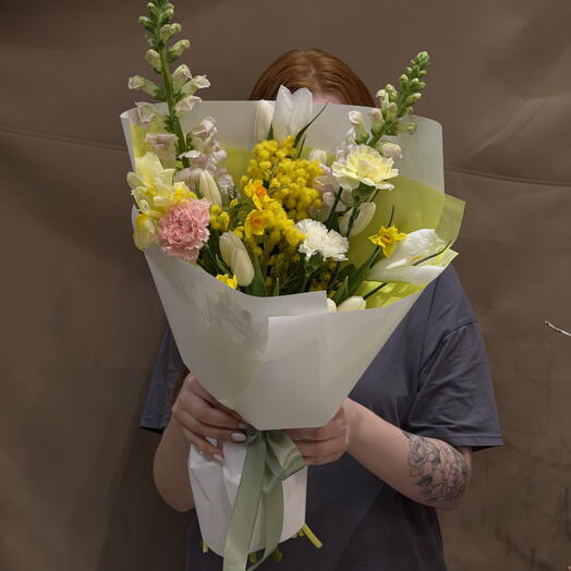 Букет к 8 марта с весенними цветами