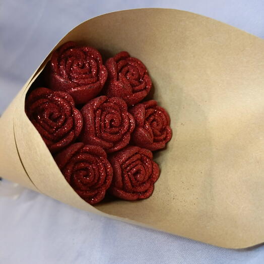 Мини- букет из 7 красных розочек с блёстками из мыла ручной работы