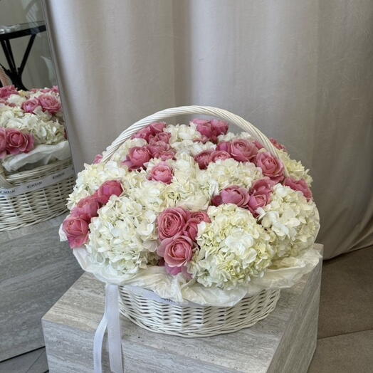 💗Шикарная , большая💗 карзина гортензий и кустовых роз💗