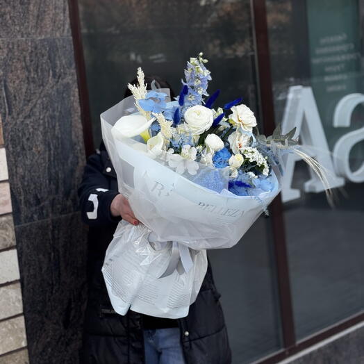 Авторский букет «Дельфиниум»