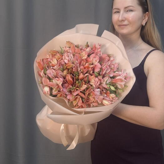 Сезонная альстромерия