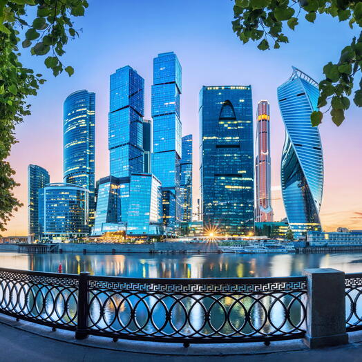 Электронный подарочный сертификат на автобусную экскурсию по Вечерней Москве ( для 2-х гостей)