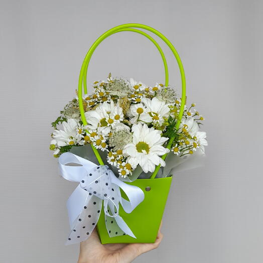 Летняя цветочная корзинка