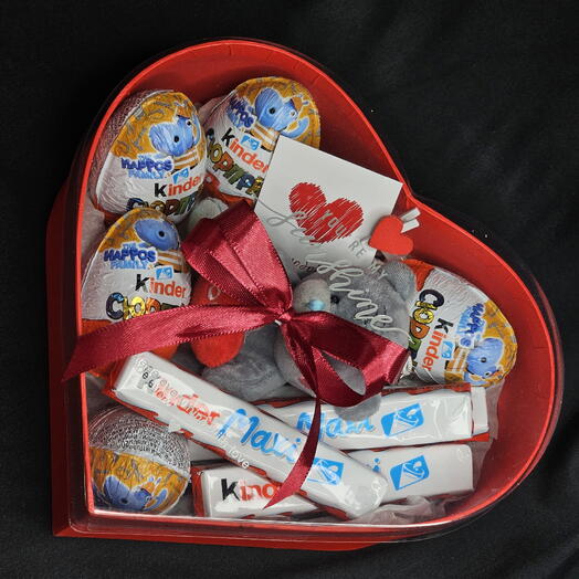 Подарок 🎁 коробка сердце ️ с её любимыми сладостями и мини мишкой "Love❣️Люблю"