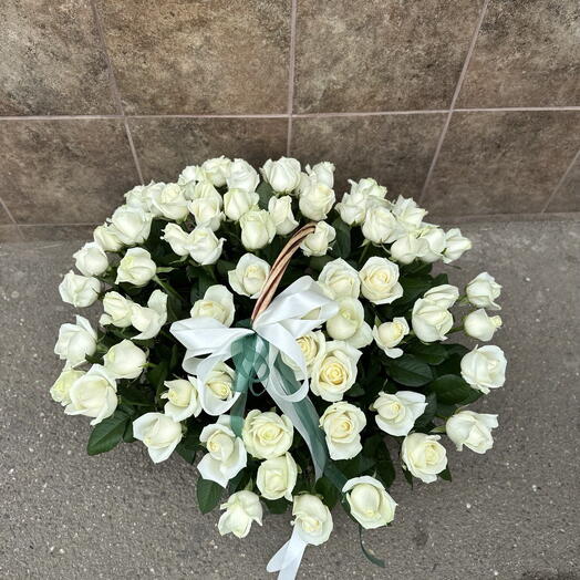 Корзина из 51 розы