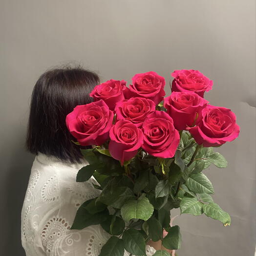 9 малиновых роз 70 см