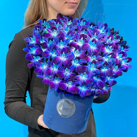 Цветы в коробке из Орхидеи Космос. Композиция 609. Leoraflowers