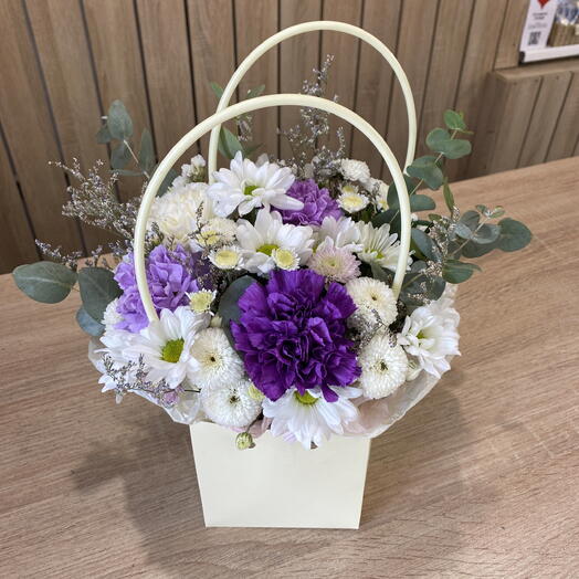 Цветочная Композиция с Лунными Диантусами , Хризантемой и Эвкалиптом💜