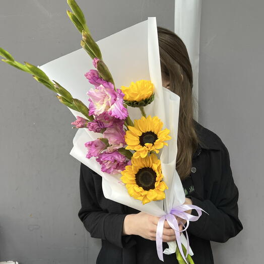 Сиреневые Гладиолусы и Подсолнух 🌼
