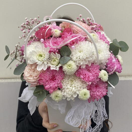 Волшебство 💜 Композиция из хризантемы, эвкалипта и кустовых роз