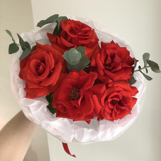 Монобукет из алых роз