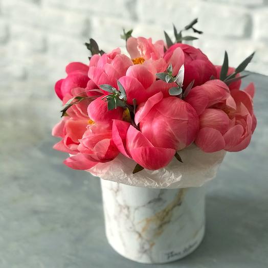 Коралловые пионы в коробочке