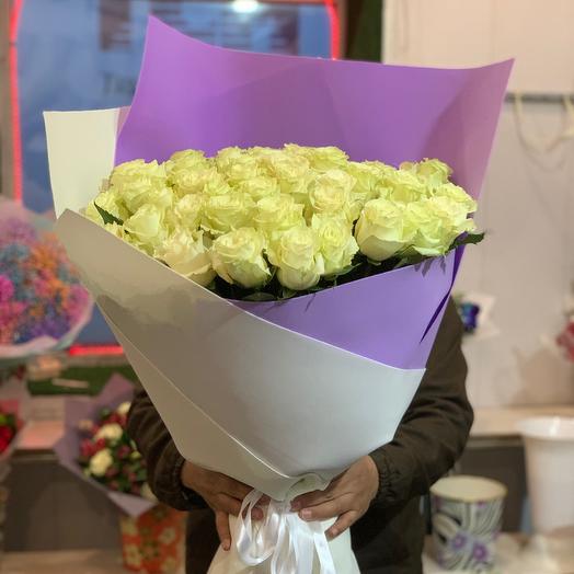Large Ecuadorian roses 51