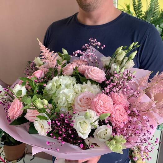 Combined bouquet with hydrangea