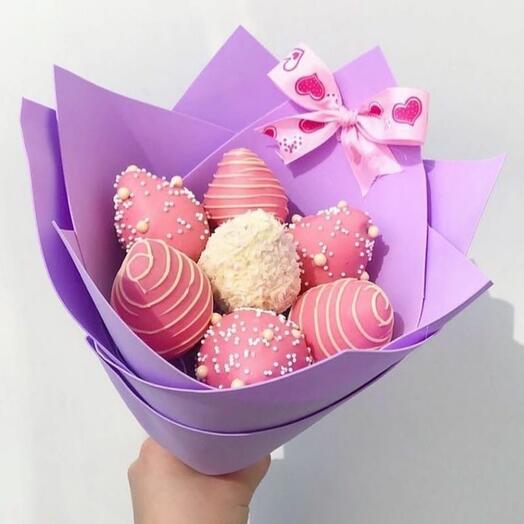 Букет розовых клубничек