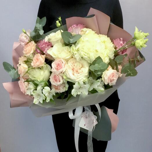 Ramo con hortensias y rosas "Venecia"