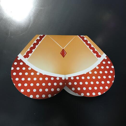 Открытка в красном белье в горошек