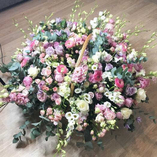 Luxury basket with flowers