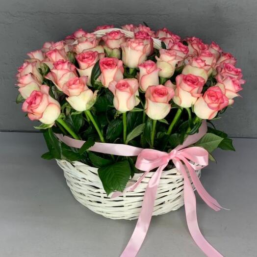 Корзина из 51 розы