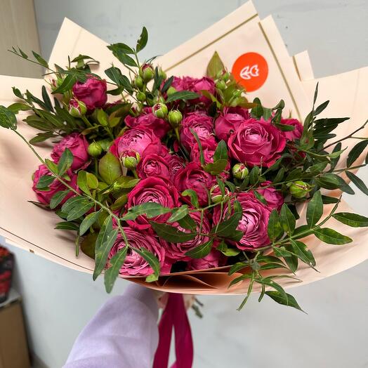 Ramo de rosas de arbusto de peonía