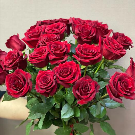 25 rosas rojas 50 cm