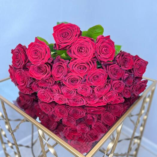 39 rosas Elegantes debajo de la cinta
