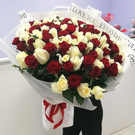 Large bouquet of 101 roses 70cm