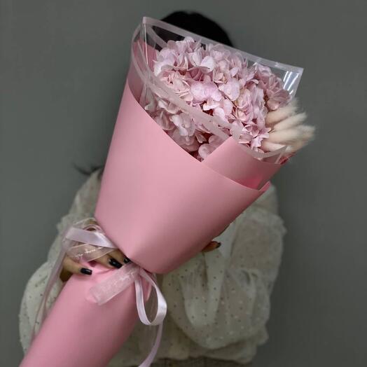 Bouquet of hydrangea compliments